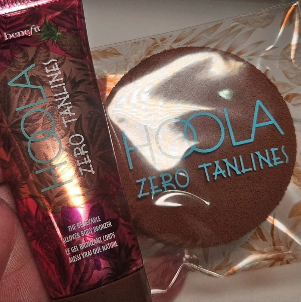 Benefit Hoola Zero Tanlines Bronzer & Sponge